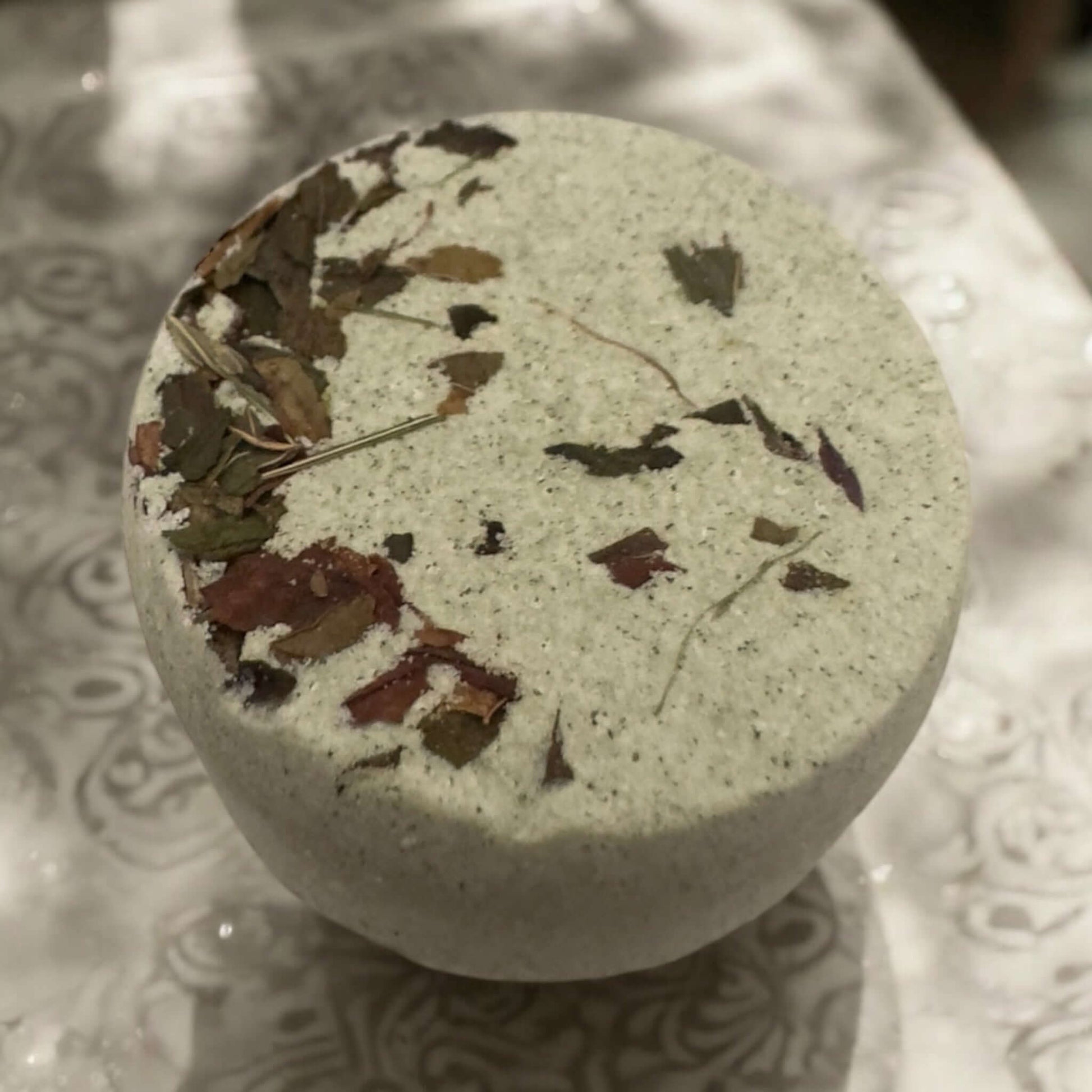 Picture of the peppermint shower steamer from MyUniqueSpirit